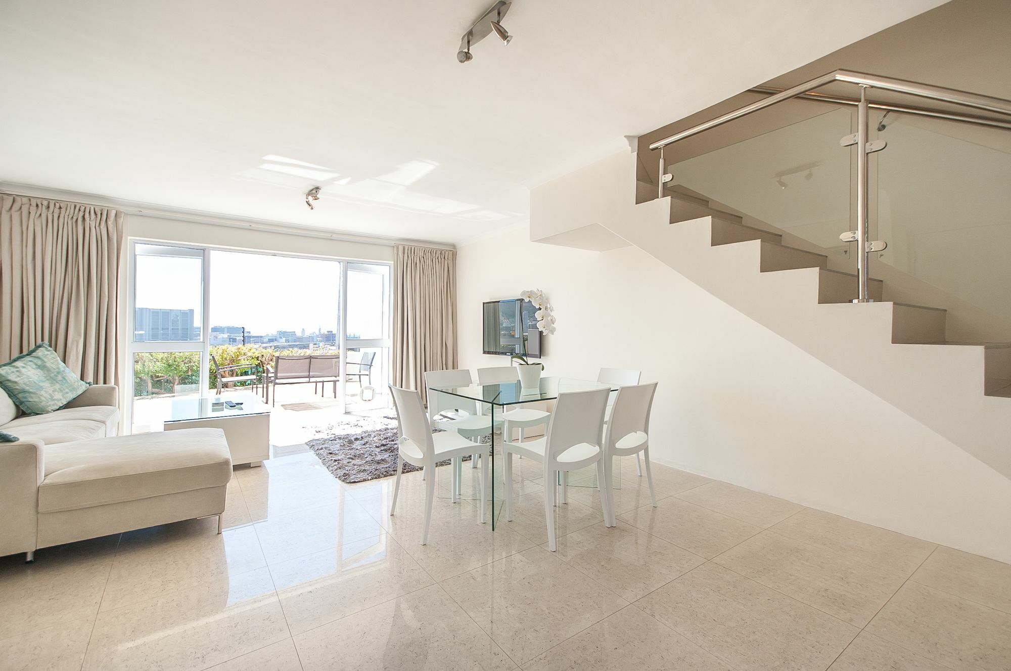 3 Canterbury Square *